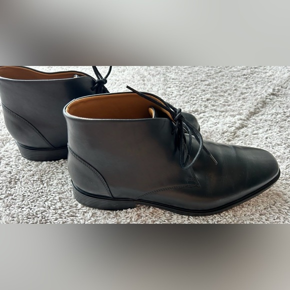 Clarks Waterproof Tilden Top Ankle Boots 9.5W - Picture 2 of 8